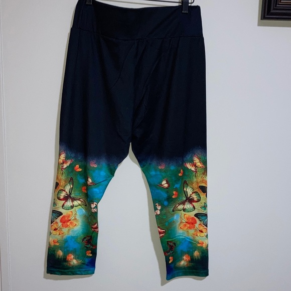 Butterfly Print Women's Capris - Picture 3 of 3